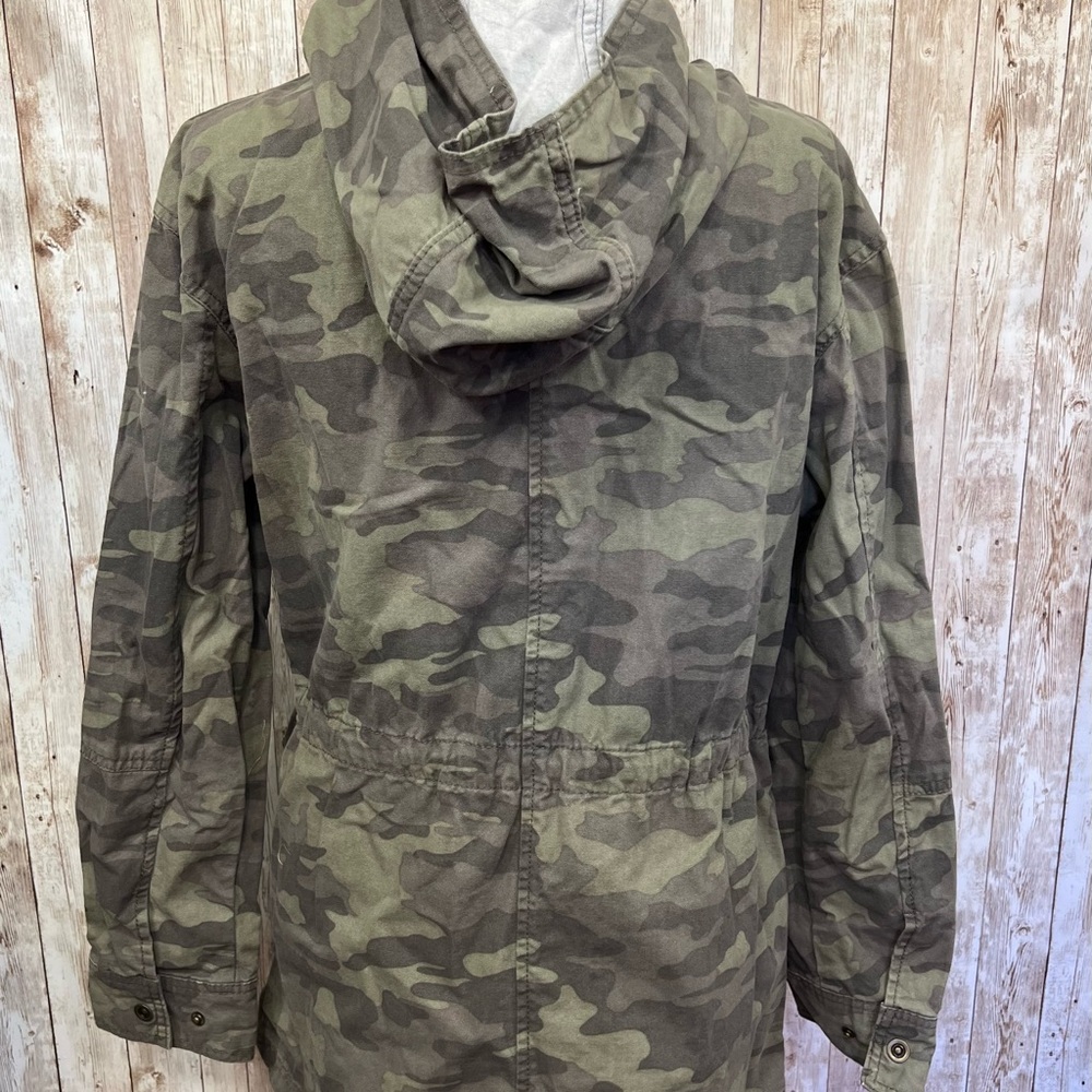 Universal Thread Green Utility Jacket with Camouflage Pattern - Picture 7 of 9